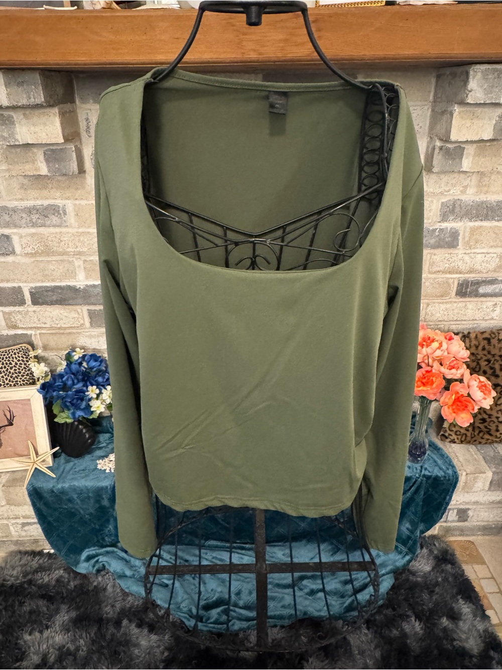 SHEIN Olive Green Long Sleeve Scoop Neck Top
